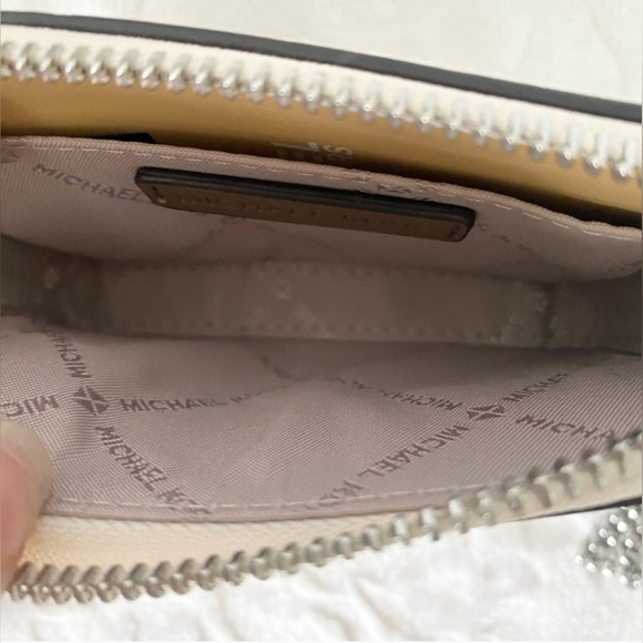 Michael Kors embossed logo chain card case with box NWT - Picture 3 of 6